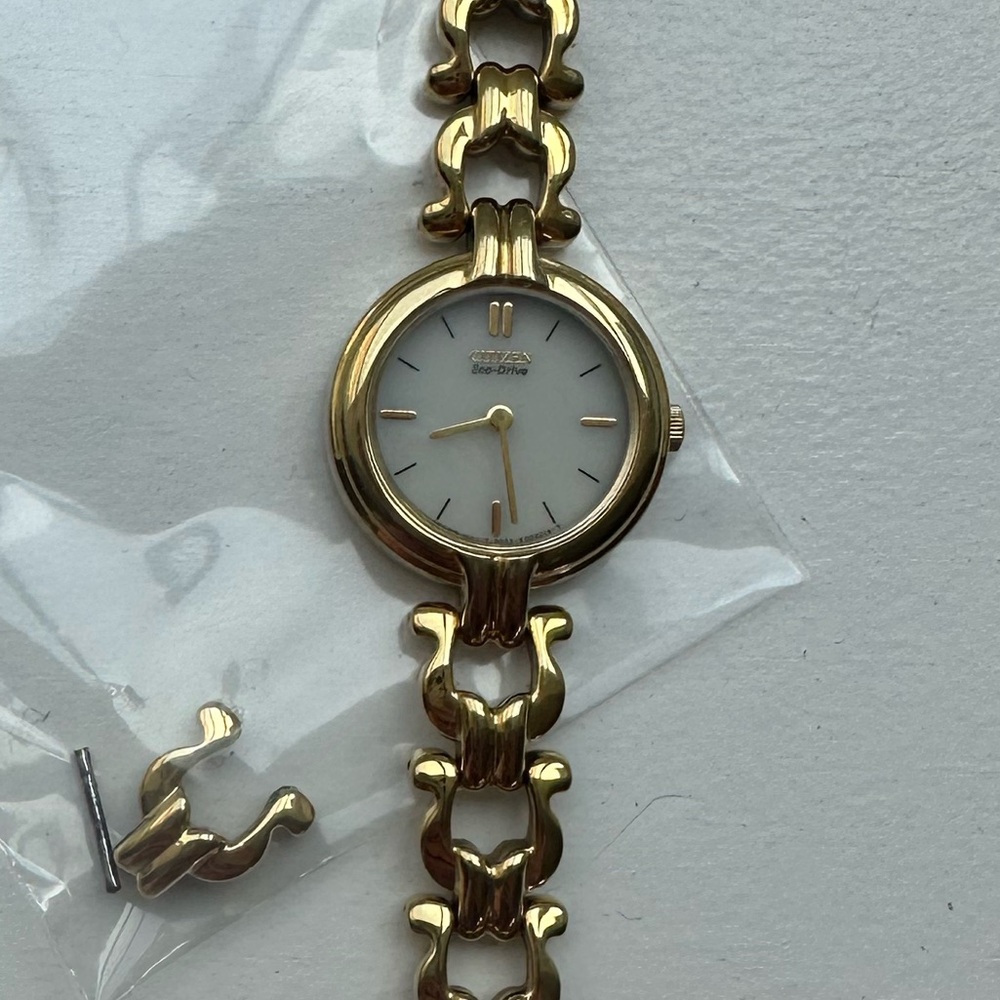 Citizen Eco-Drive Gold-Tone Watch with White Dial like new and working perfectly
